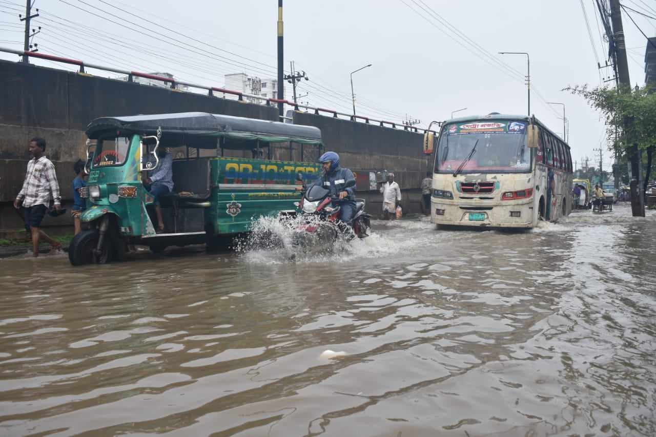 স্বল্প বৃষ্টিও সমস্যা চট্টগ্রাম নগরীর