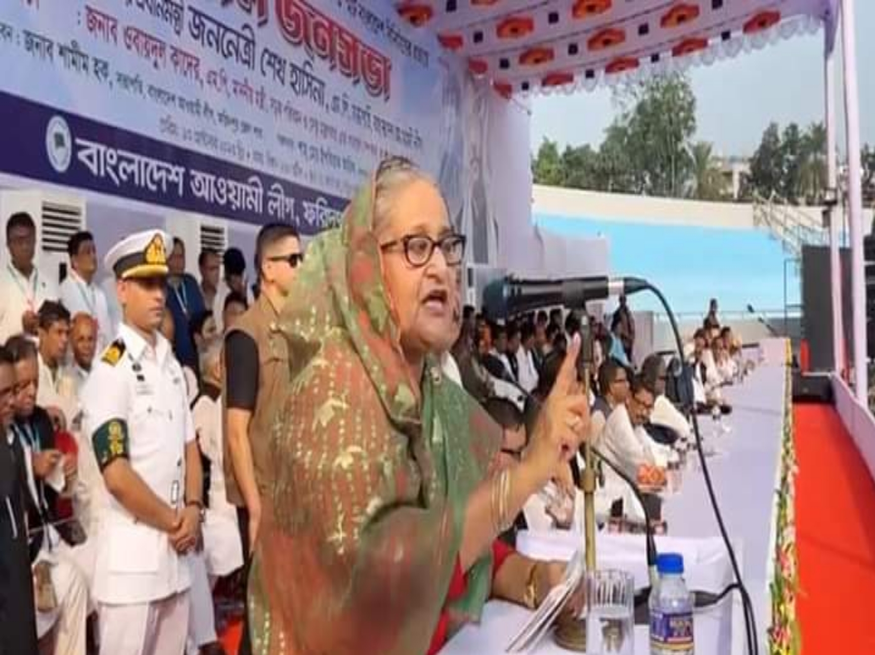 প্রধানমন্ত্রী শেখ হাসিনার আগমনে জনসমুদ্রের ঢল