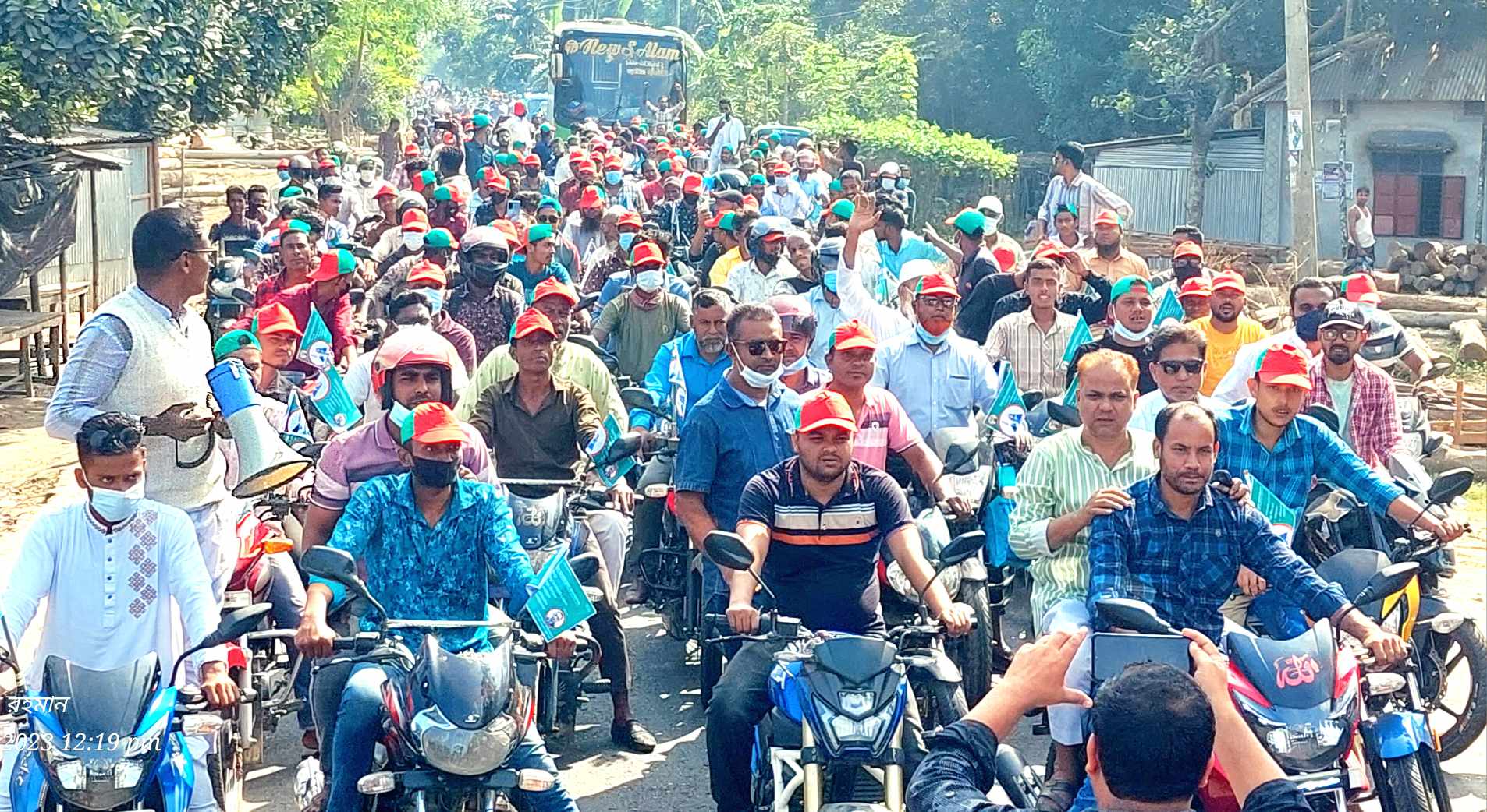 নৌকা প্রত্যাশী ব্যারিস্টার সামীর সাত্তারের পক্ষে ব্যাপক শোডাউন