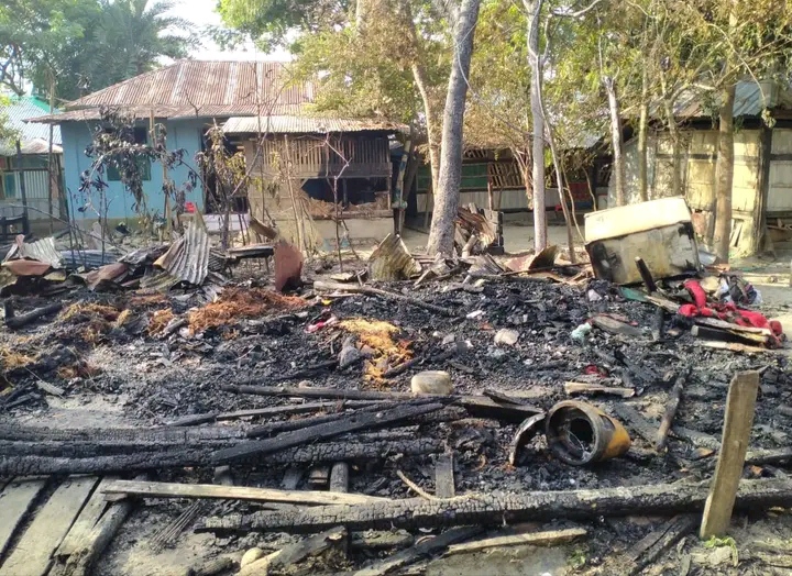 বাগেরহাটের রামপালে অগ্নিকাণ্ডে তিনটি ঘর ভস্মীভূত 