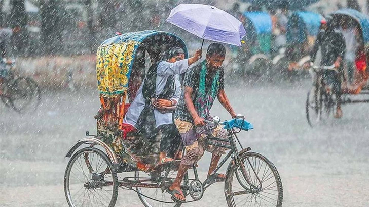 ঢাকায় মুষলধারে বৃষ্টি, কমল তাপমাত্রা