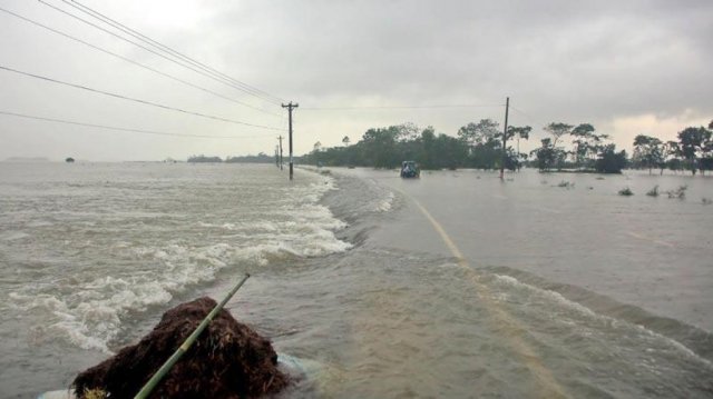 কুতুবদিয়ায় ভারী বৃষ্টিতে বাড়ছে নদীর পানি