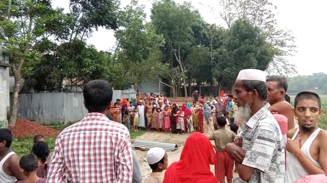 মসজিদে যাওয়ার পথে একদল কুকুরের আক্রমণে যুবকের মৃত্যু