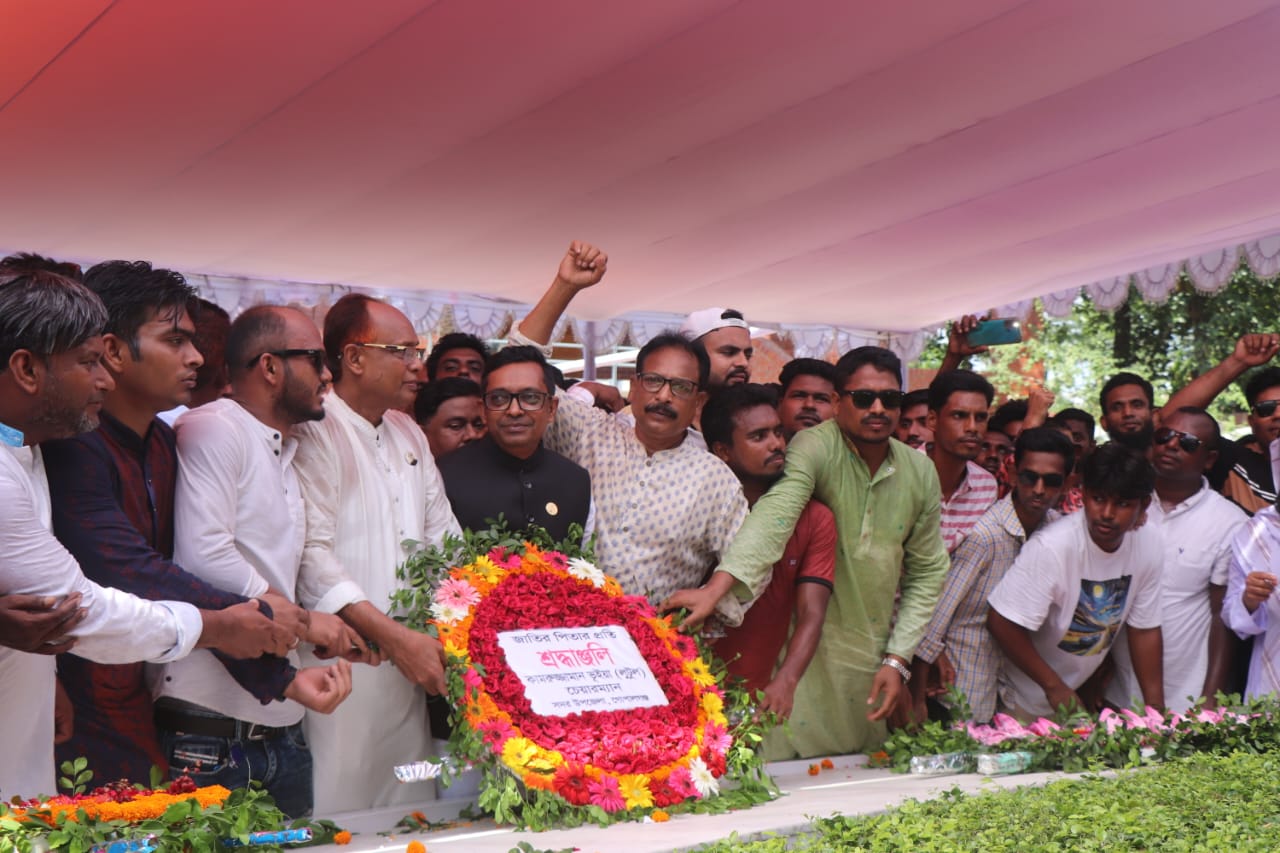 বঙ্গবন্ধুর সমাধিতে গোপালগঞ্জ সদর উপজেলা চেয়ারম্যানের শ্রদ্ধা