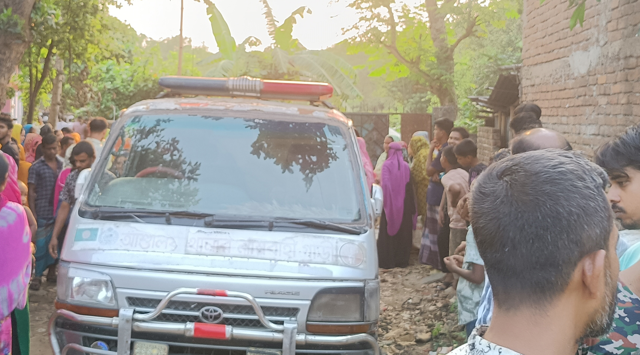 আশুলিয়ায় স্বামী-স্ত্রীর রহস্যজনক মৃতদেহ উদ্ধার