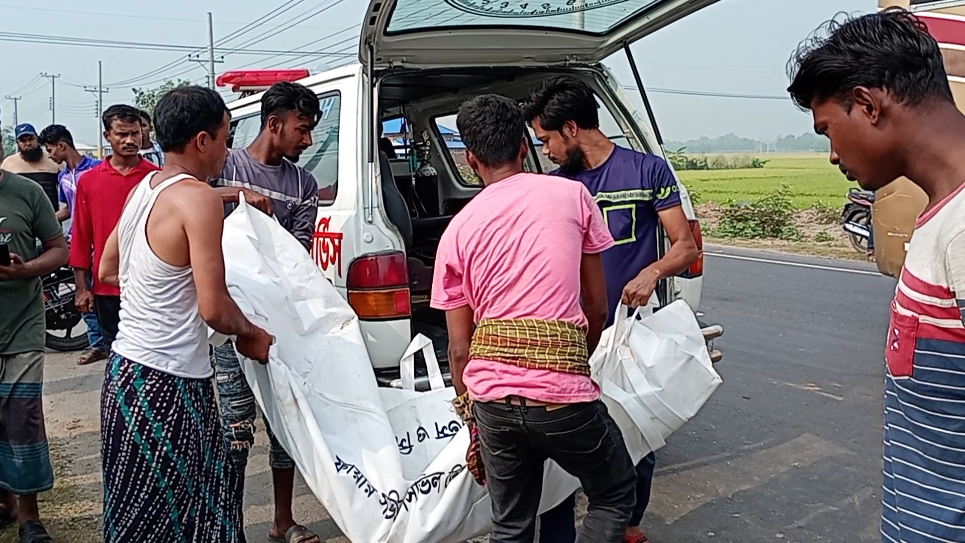 ফুলবাড়ীতে পিকআপের ধাক্কায় ভ্যানের যাত্রী নিহত