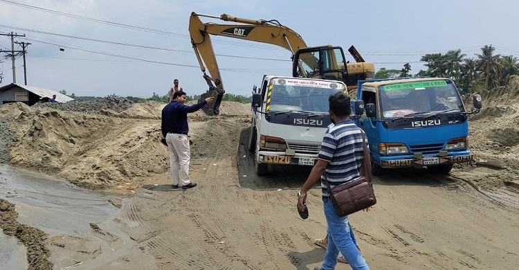 কর্ণফুলীতে তিন বালু ব্যবসায়ী গুনলো জরিমানা