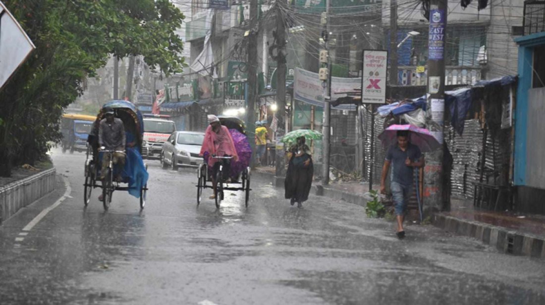 অস্বস্তিকর গরমের পর রাজধানীতে বৃষ্টি