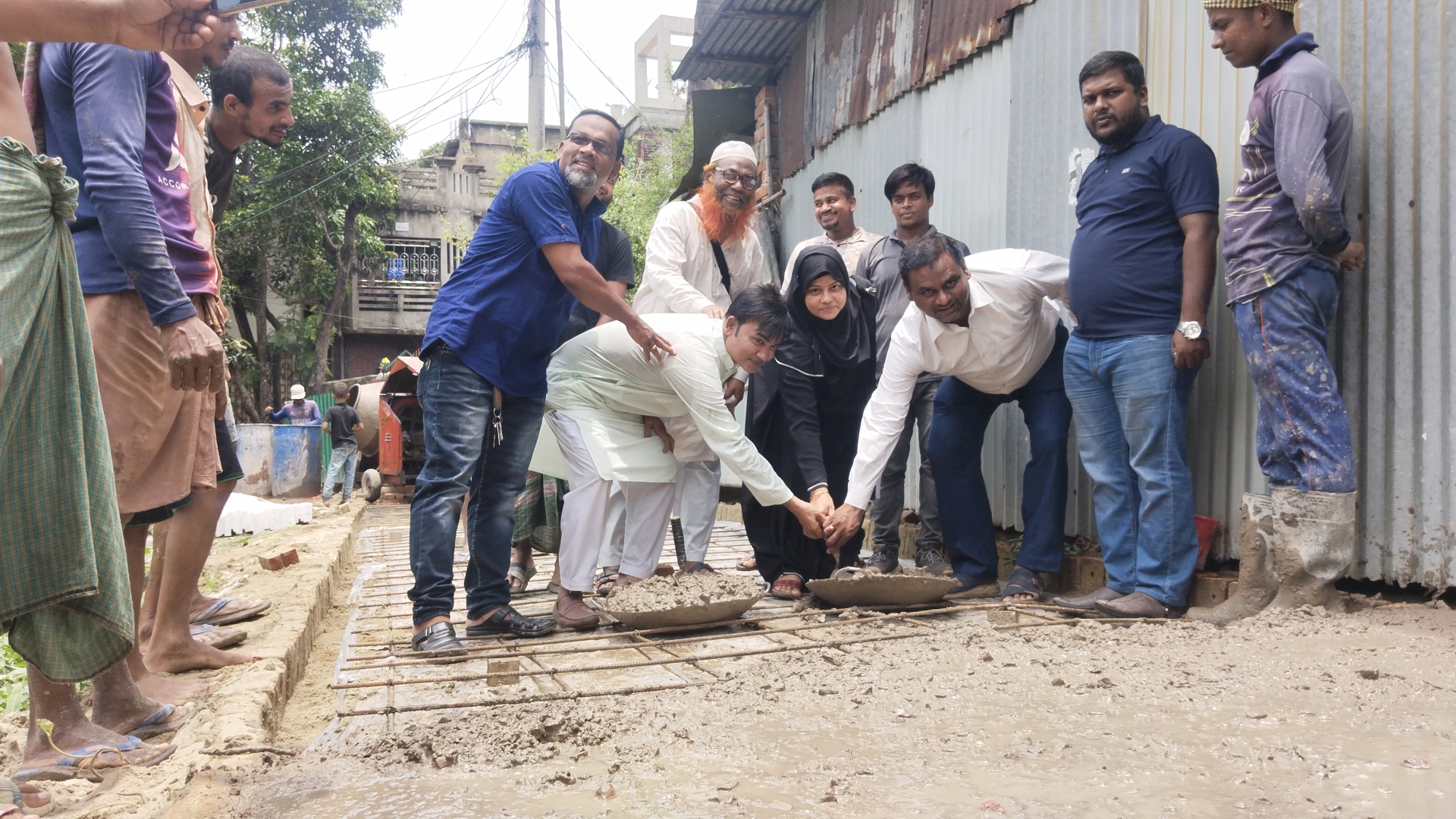 দোহাজারী পৌরসভায় সড়ক নির্মাণ কাজের উদ্বোধন