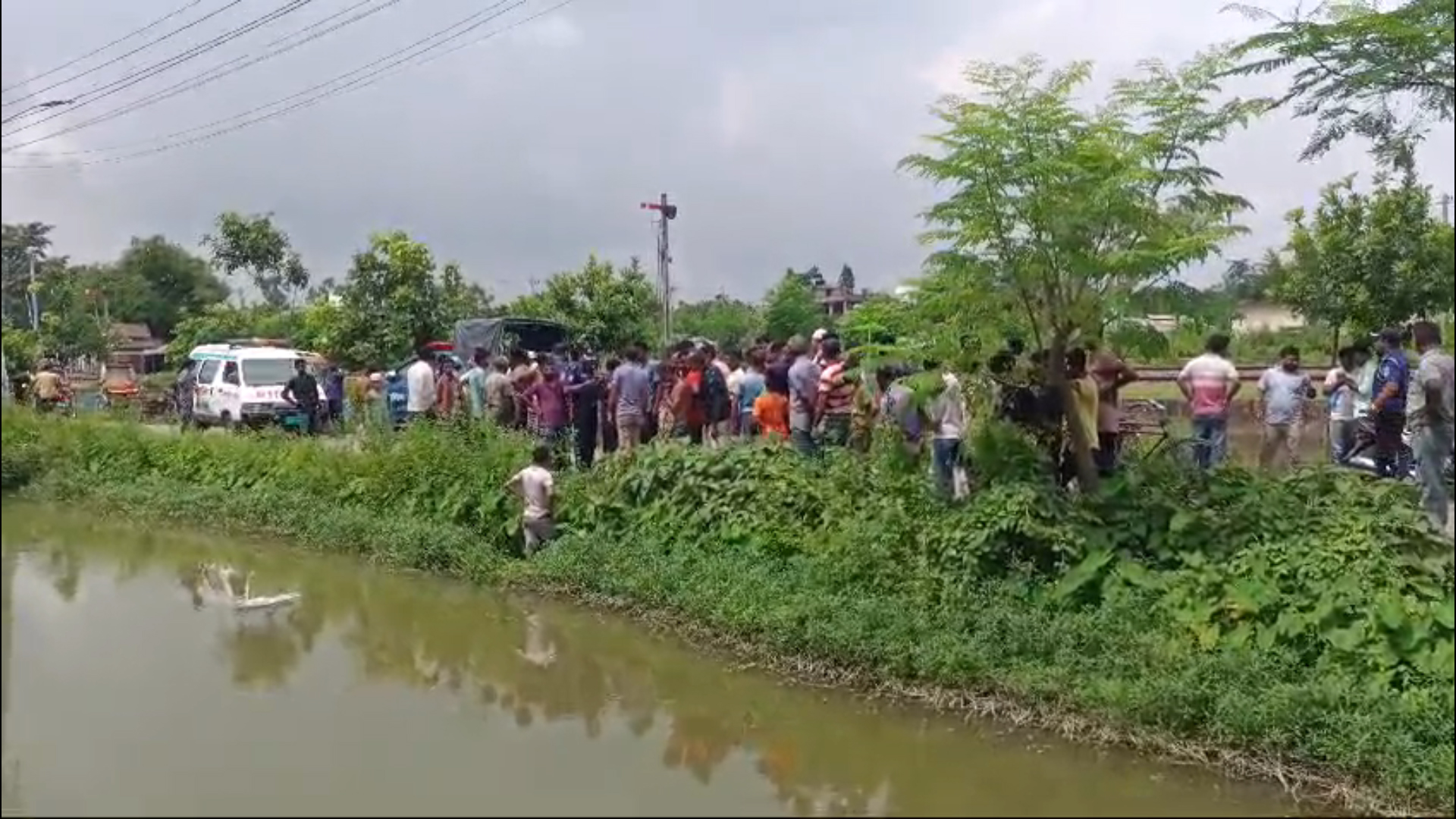 ফুলবাড়ী পোস্ট অফিসের পুকুরে অজ্ঞাত নারীর লাশ উদ্ধার