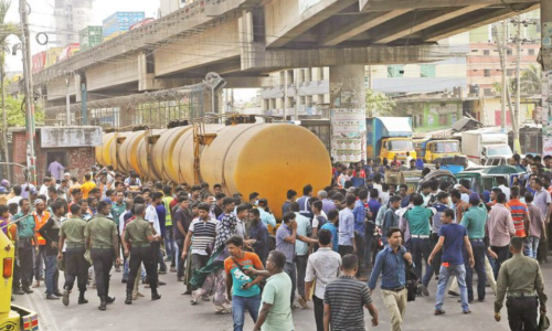 চট্টগ্রামে ট্রেনে কাটাপড়ে যুবক নিহত