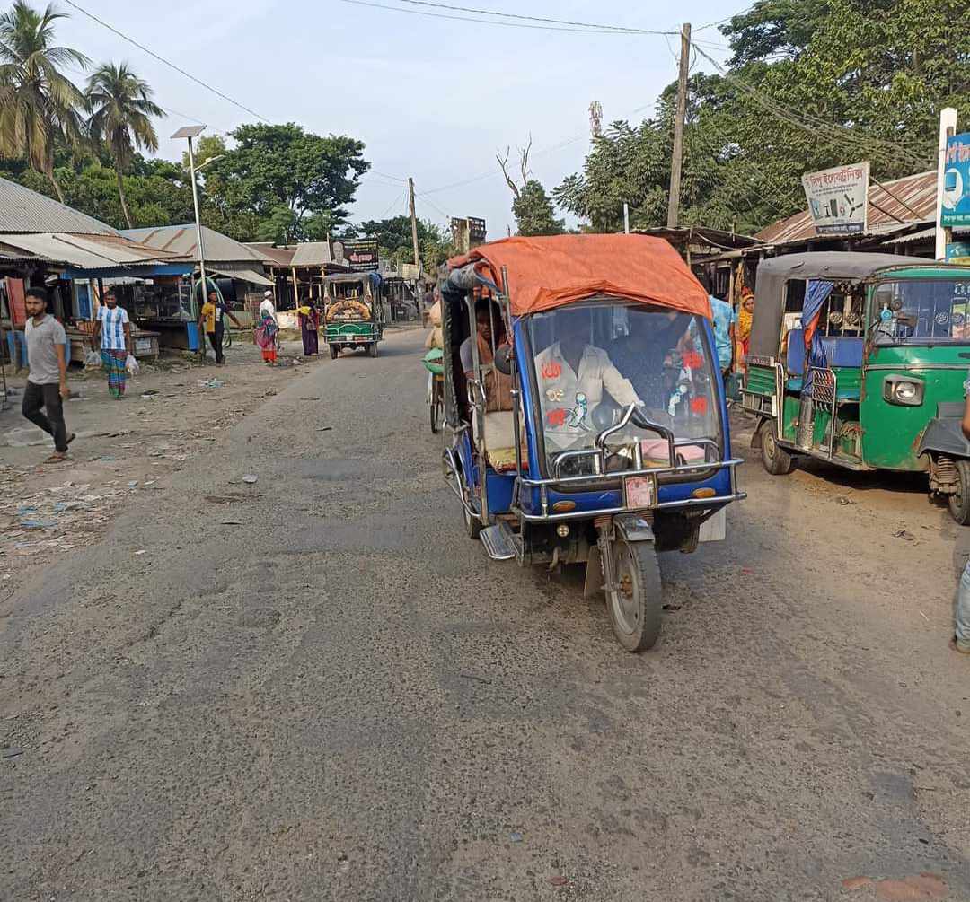 গোপালগঞ্জের পাউবো'র সরকারি জায়গা দখলের মহোৎসব চলছে