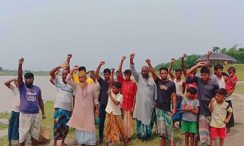 নদে অবৈধ বালু উত্তোলনের ফলে ঝুঁকিতে জমি, বাড়িসহ অন্যান্য স্থাপনা