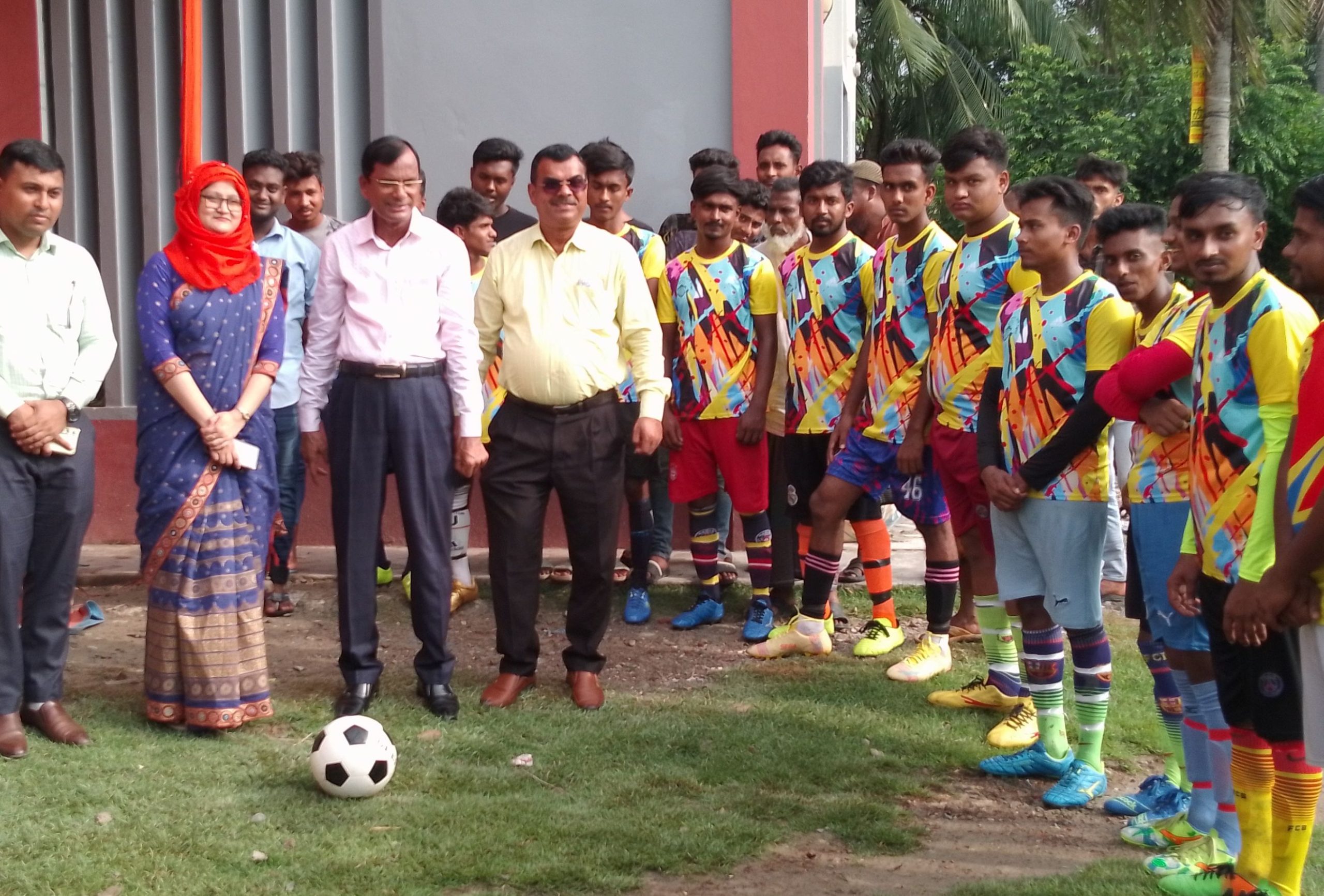 রামপালে বঙ্গবন্ধু ও বঙ্গমাতা জাতীয় গোল্ডকাপ ফুটবলের উদ্বোধন