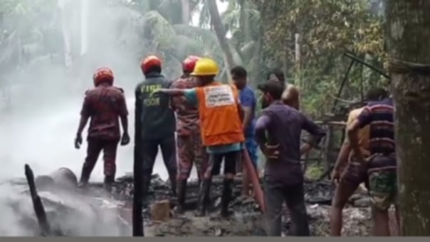 মোরেলগঞ্জে বসতঘর পুরে ছাই,প্রায় ১০ লক্ষাধিক টাকার ক্ষয়ক্ষতি