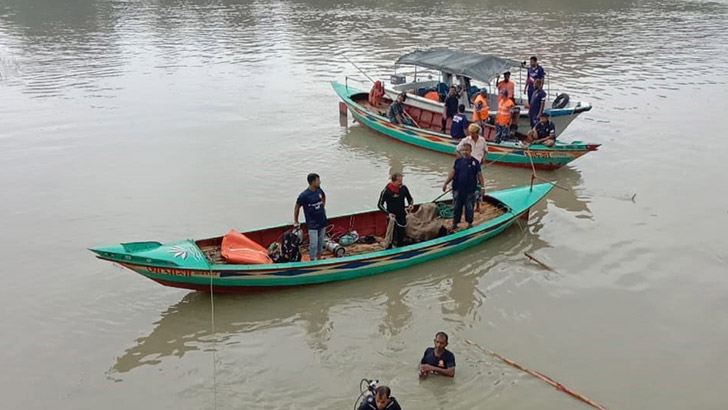 বাল্কহেডের ধাক্কায় পিকনিকের ট্রলার ডুবি, দুজনের লাশ উদ্ধার