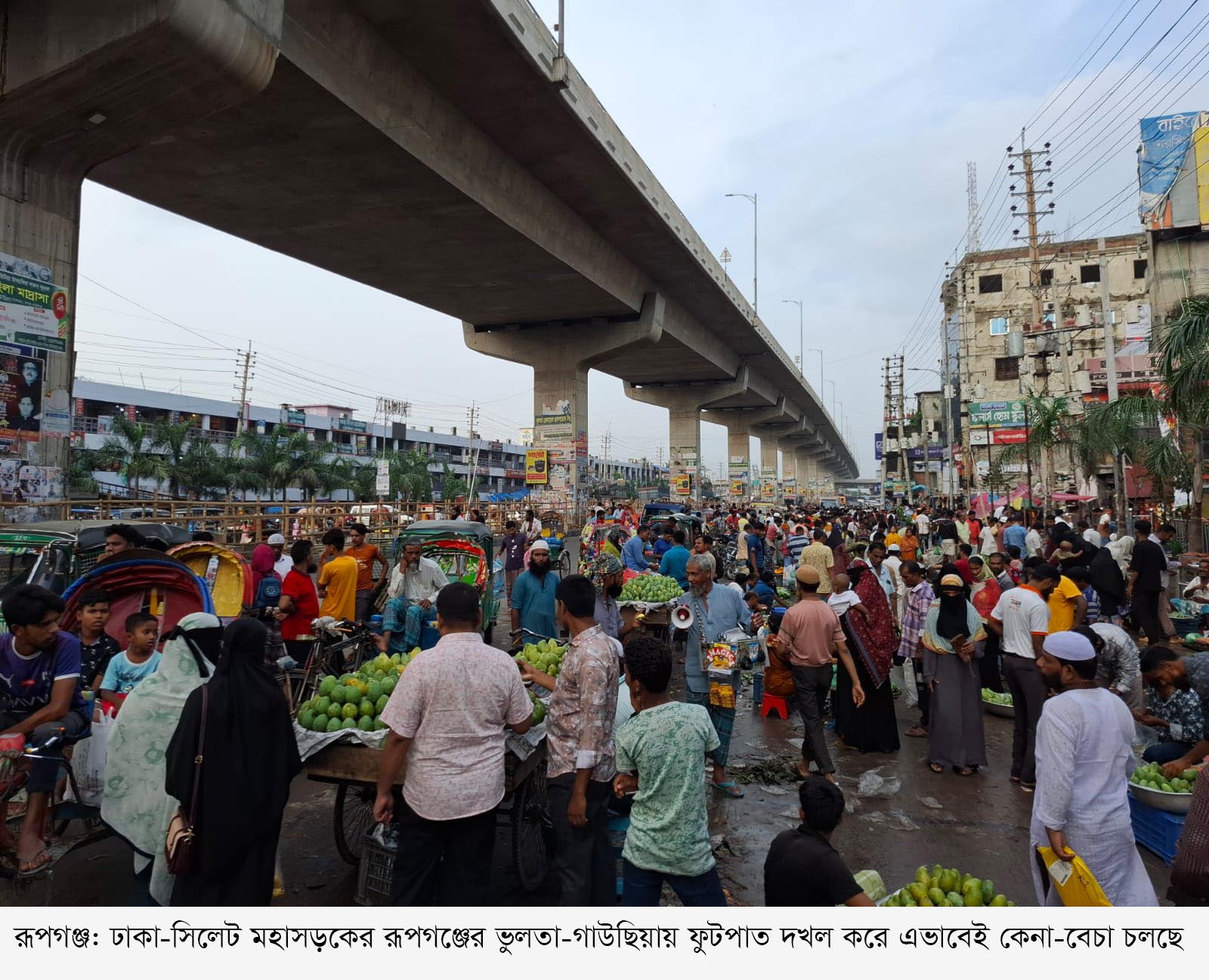 ঢাকা-সিলেট মহাসড়কের ভুলতা-গাউছিয়া ফের হকারদের দখলে