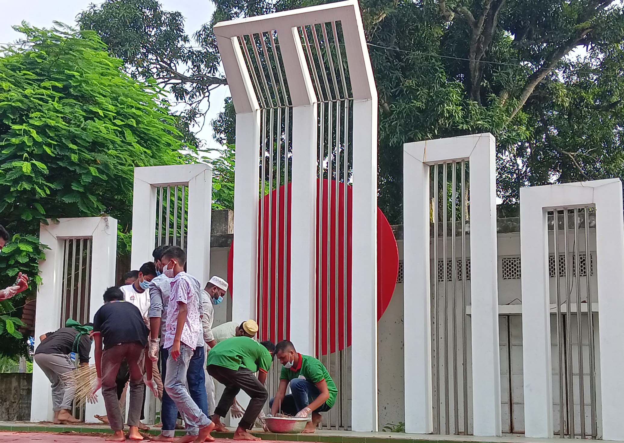 উলিপুরে কোটা বৈষম্যবিরোধী ছাত্রদের নগর পরিষ্কার কর্মসূচি 