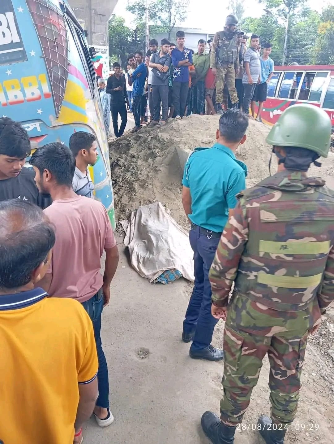 চট্টগ্রাম পতেঙ্গায় বাসচাপায় পথচারীর মৃত্যু