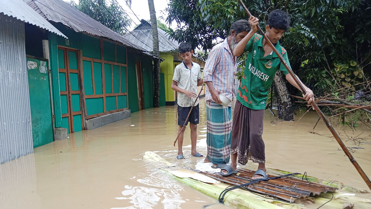 বন্যায় কুমিল্লায় ৪ জনের মৃত্যু