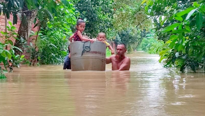 বন্যায় ৮ জেলায় ক্ষতিগ্রস্ত ২৯ লাখ মানুষ, মারা গেছেন দুজন