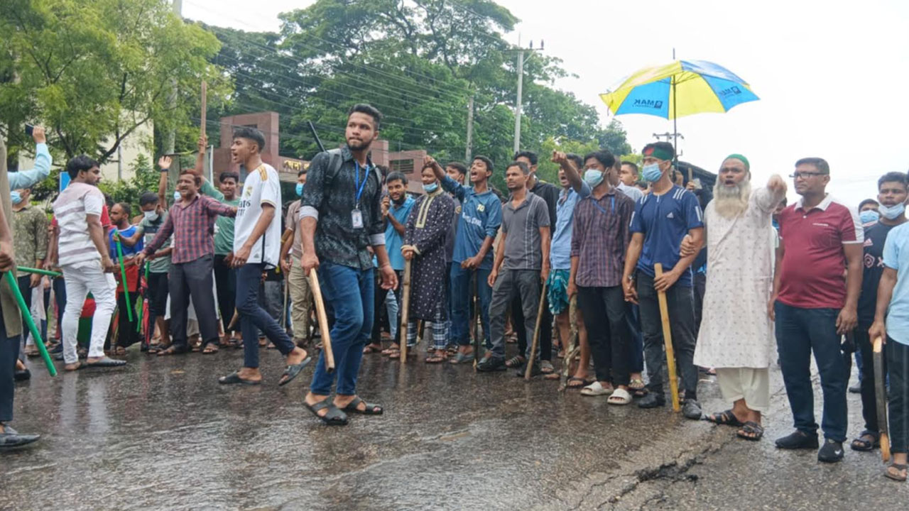 লক্ষ্মীপুরে সংঘর্ষ, রাস্তায় নেই পুলিশ