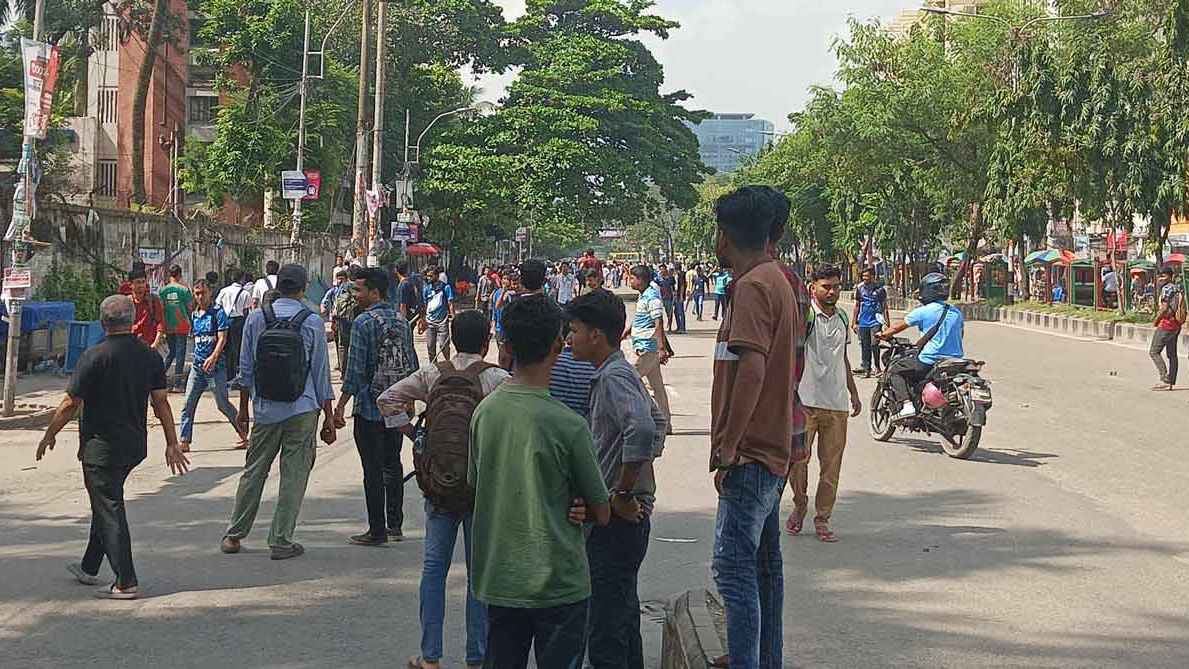 সংঘর্ষের পর সায়েন্সল্যাবের পরিস্থিতি এখন শান্ত: পুলিশ