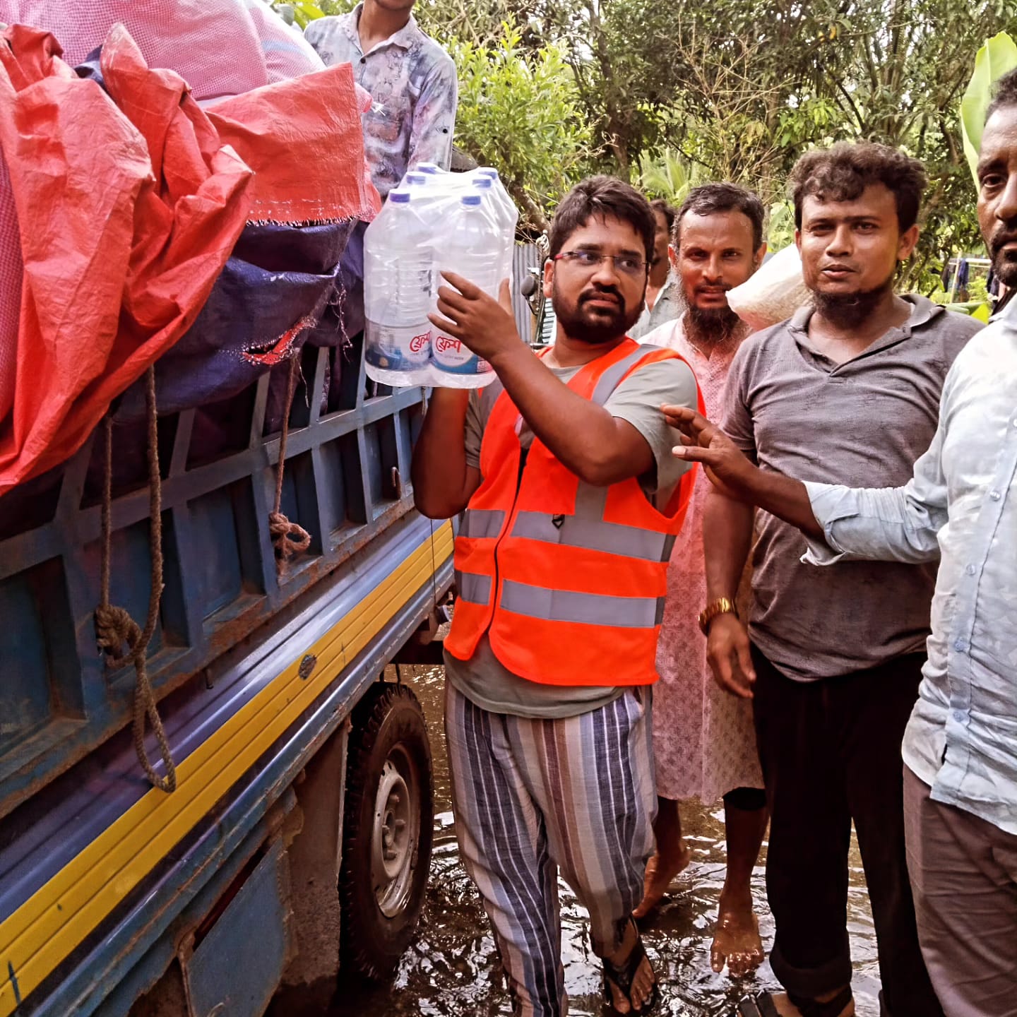 অসহায়ের পাশে কূঁড়েঘর ফাউন্ডেশন