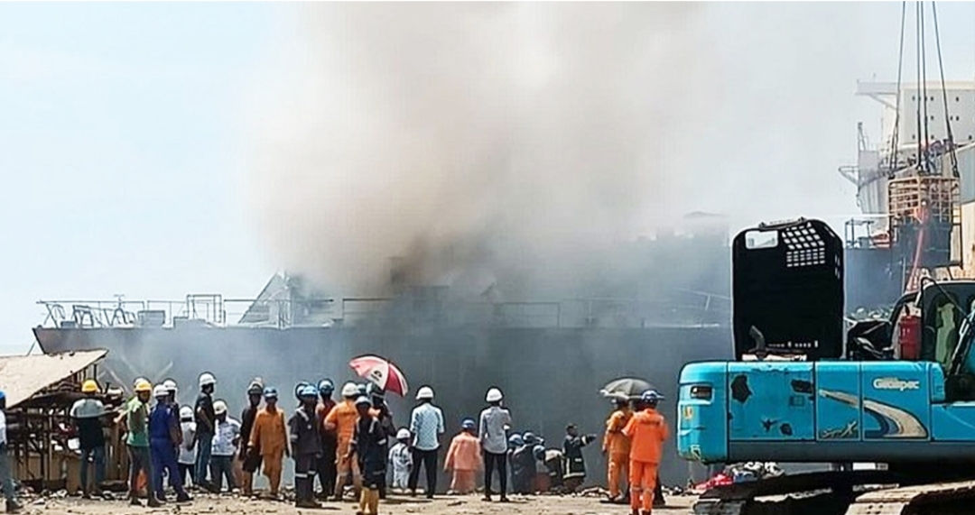 সীতাকুণ্ডে এসএন শিপ ইয়ার্ডকে ২৬ লাখ টাকা জরিমানা