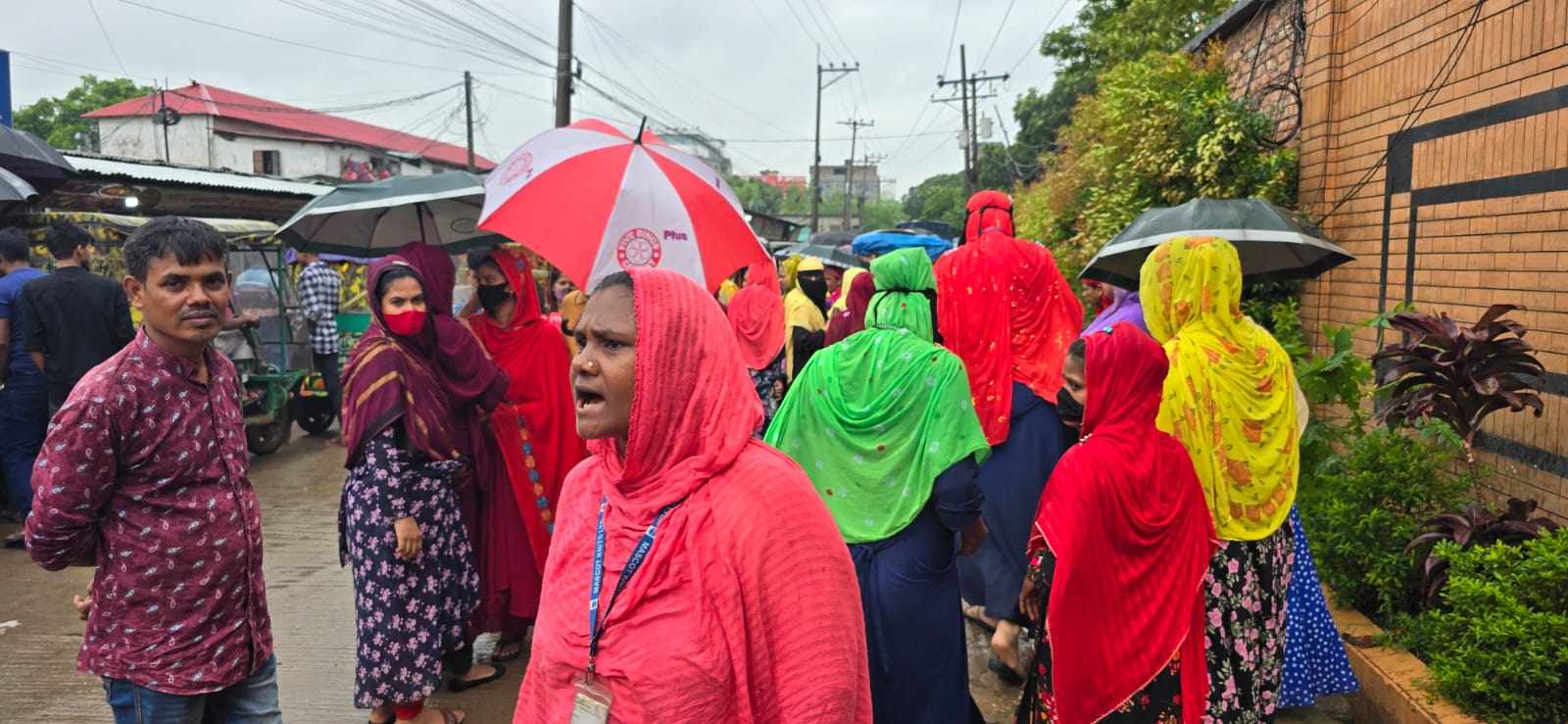 আশুলিয়ায় শ্রমিকদের দুই গ্রুপের সংঘর্ষে নারীর মৃত্যু, আহত ২০