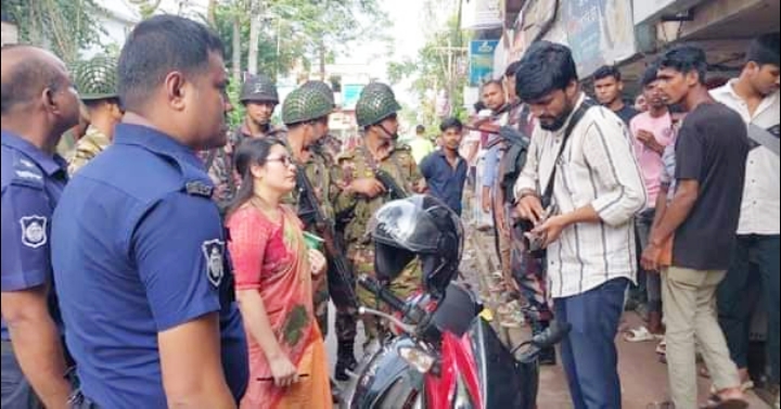 যত্রতত্র গাড়ি পার্কিং এর কারণে বোয়ালখালীতে ৬ জনকে জরিমানা