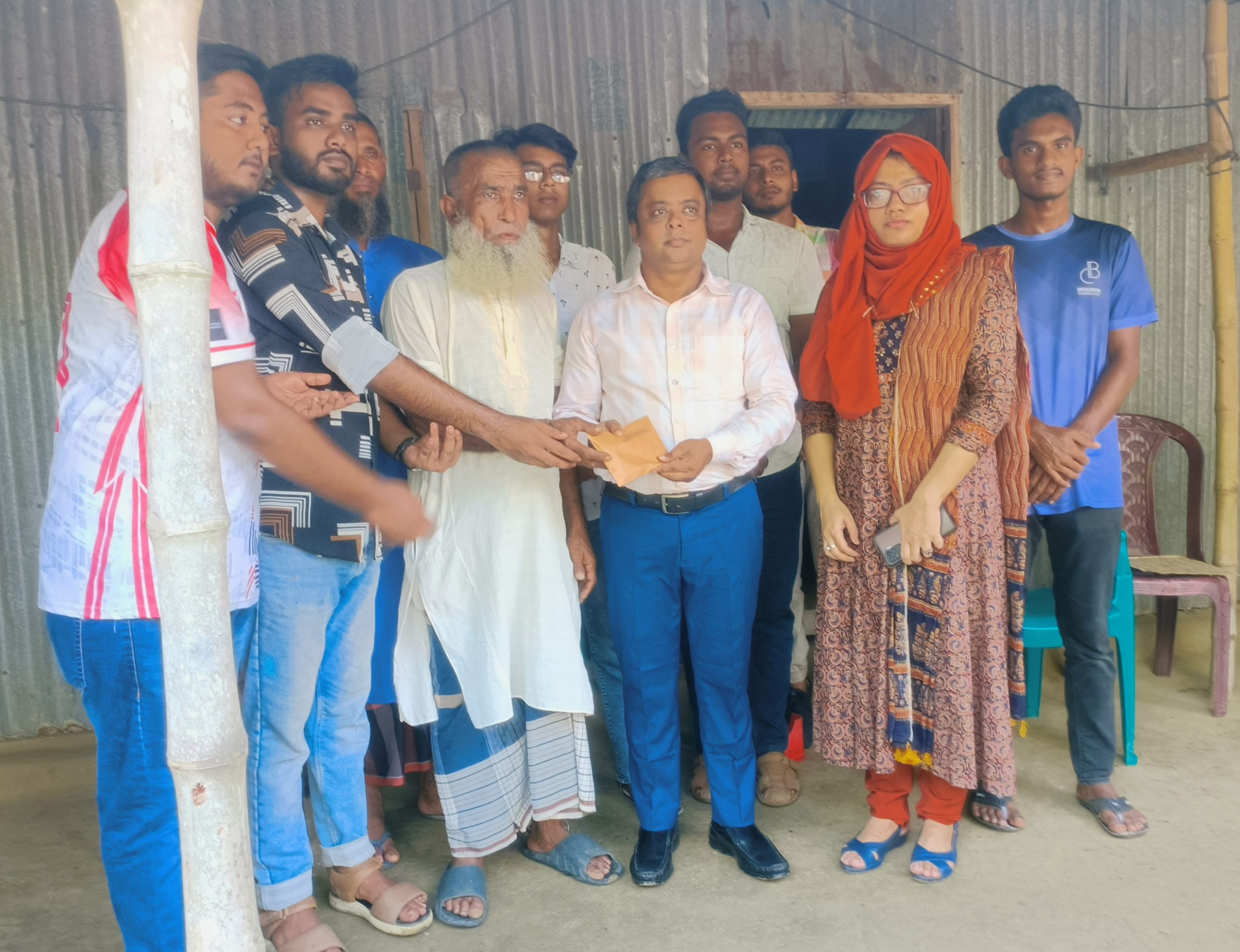 সিংড়ায় শহীদ রমজানের পরিবারকে প্রশাসনের আর্থিক সহায়তা প্রদান