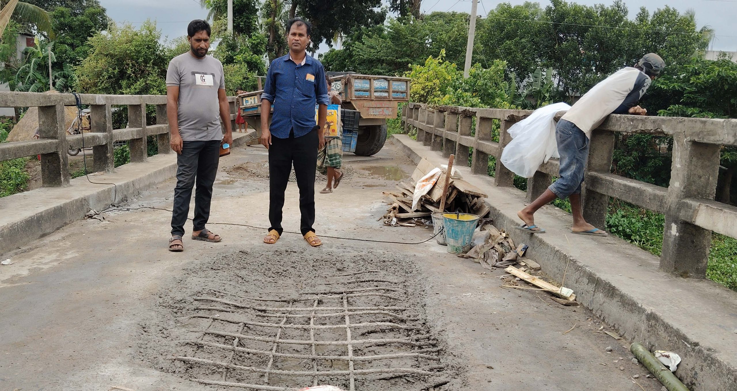 ভোরের দর্পণে সংবাদ প্রকাশের ৩দিনে ব্রিজের কাজ শুরু