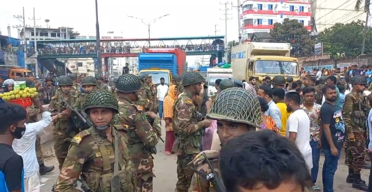 বার্ডস গ্রুপের মালিক গ্রেফতার খবরে ৫৩ ঘন্টা পর অবরোধ প্রত্যাহার 