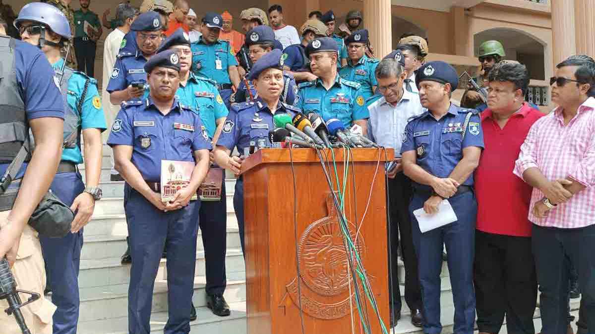 সন্ত্রাসী কার্যক্রম বন্ধে পূজার পর সাঁড়াশি অভিযান: আইজিপি