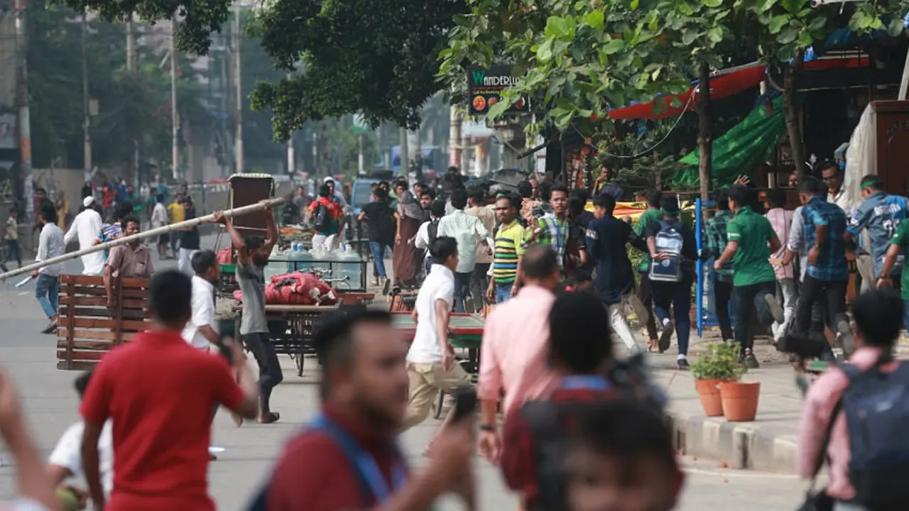 ‘তুমি কে, আমি কে, সাকিবিয়ান’, বলতেই পিটুনি