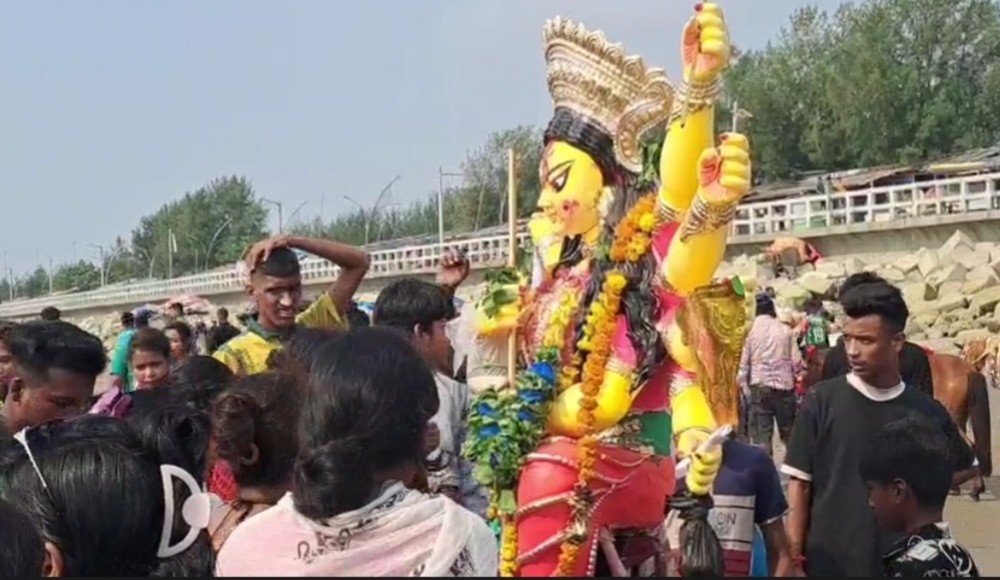 নির্বিঘ্ন বিসর্জনে সমাপ্তি চট্টগ্রামের দুর্গোৎসবের