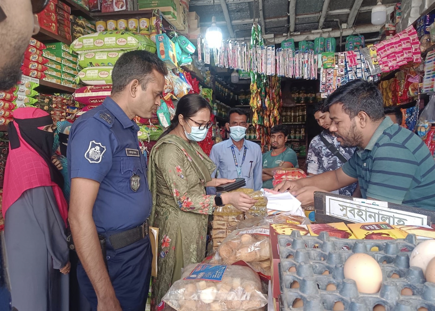 চন্দনাইশে ভ্রাম্যমাণ আদালতের অভিযানে ৬ ব্যবসায়ীকে জরিমানা