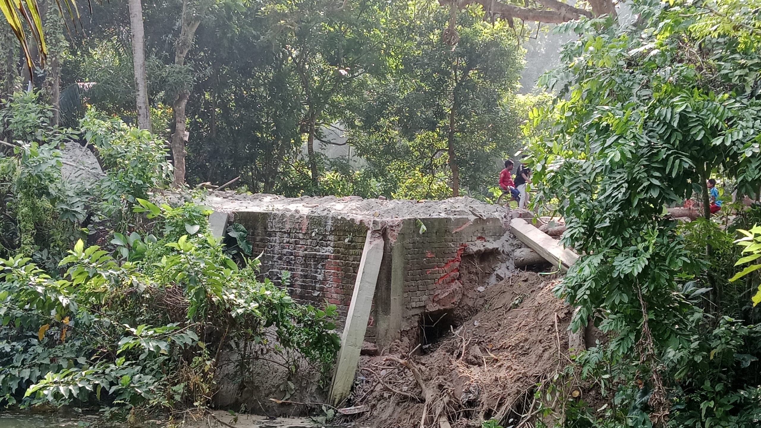 বোয়ালমারীতে সামাজিক সংগঠনের কার্যালয় ভাঙচুরের অভিযোগ