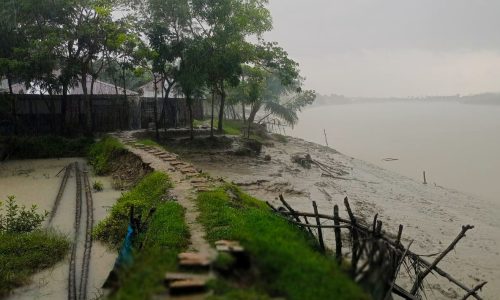 বাগেরহাটে জলবায়ু পরিবর্তনের প্রভাবে ক্ষতিগ্রস্থ হচ্ছে উপকুলীয় জনগোষ্ঠী