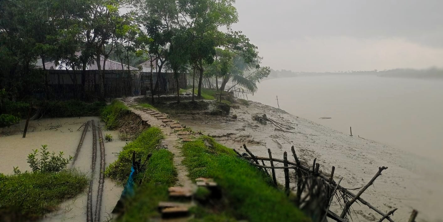 বাগেরহাটে জলবায়ু পরিবর্তনের প্রভাবে ক্ষতিগ্রস্থ হচ্ছে উপকুলীয় জনগোষ্ঠী