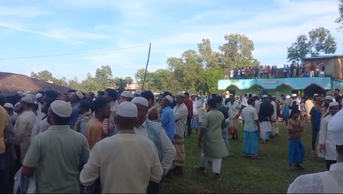 গ্রামের পারিবারিক কবরস্থানেই আলিফের দাফন সম্পন্ন