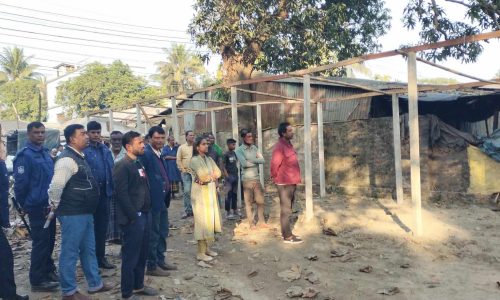 গৌরীপুরে রেলওয়ের অবৈধ স্থাপনা উচ্ছেদ অভিযান 