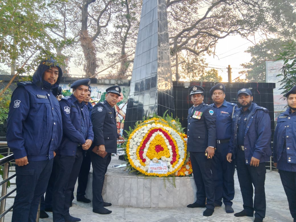 বোয়ালখালী থানা পুলিশেল বিজয় দিবসের শ্রদ্ধা নিবেদন