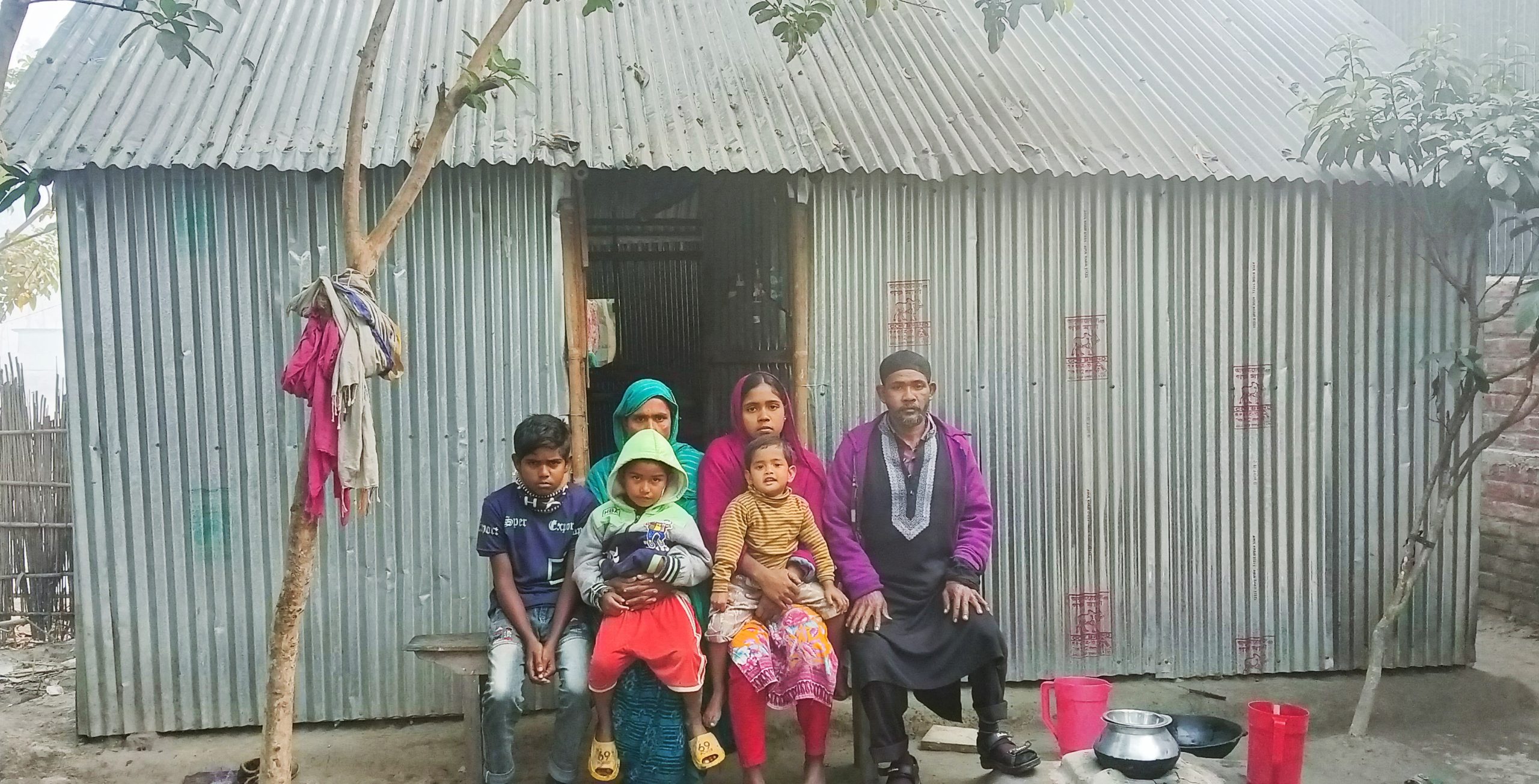 উলিপুরে চিকিৎসার টাকার জন্য  শিশু কন্যাকে দত্তক দিয়েছেন বাবা 