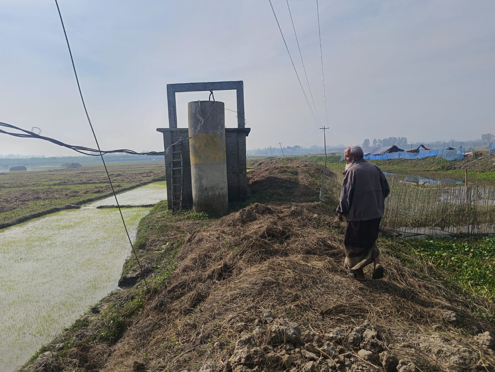 সিংড়ায় বিএডিসির অপরিকল্পিত খাল খননে ক্ষতিগ্রস্ত কৃষকরা