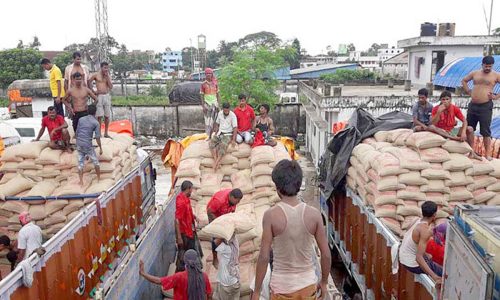 জানুয়ারিতে আসছে পৌনে ২ লাখ টন চাল, দাম কমার আশা খাদ্য উপদেষ্টার