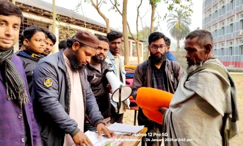 সিংড়ায় লাল সবুজ ফাউন্ডেশনের শীতবস্ত্র বিতরণ