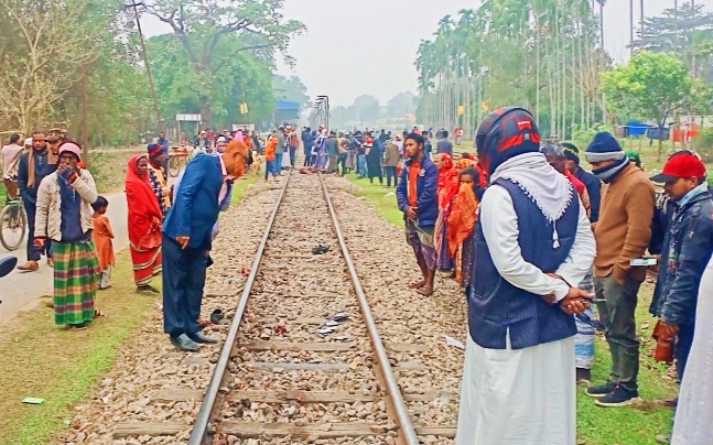 সরিষাবাড়ীতে ট্রেনের নিচে ঝাঁপ দিয়ে এলজিইডি কর্মকর্তার আত্মহত্যা