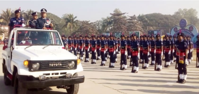 মির্জাপুরে মহেড়া পুলিশ ট্রেনিং সেন্টারে ৫৪ তম টিআরসি ব্যাচের প্রশিক্ষণ সমাপনী কুচকাওয়াজ